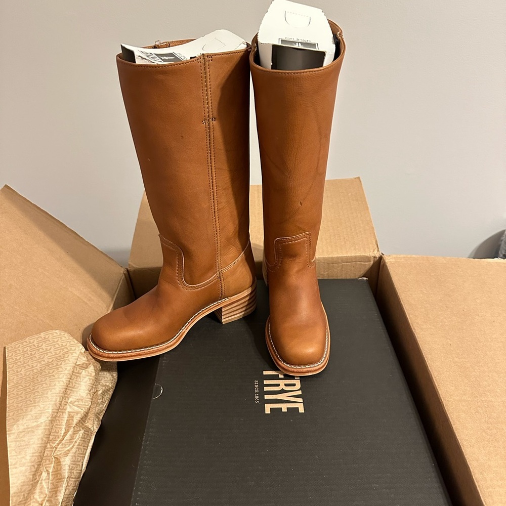 Brand new never worn Frye campus boots women’s size 8